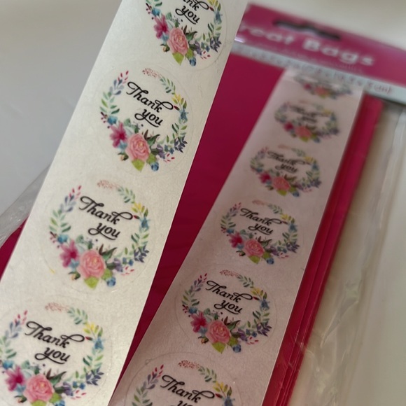 🆕 NEW 24 pcs Treat Bags Paper Bags, 12 sacs à surprise with Stickers - Picture 6 of 6